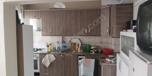 Tekira AVM dibinde yer alan 130m2 dairenin geniş ve kullanışlı mutfak görünümü.